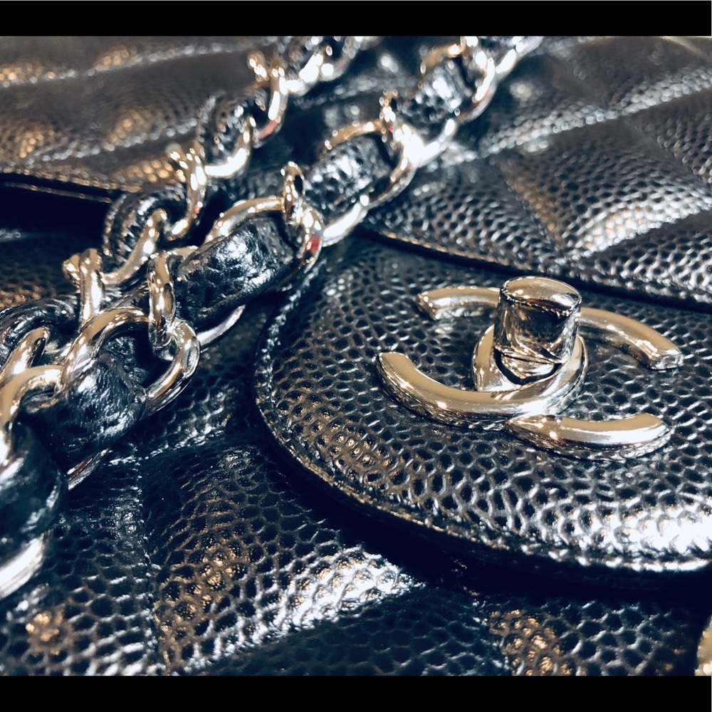 AUTHENTIC CHANEL CLASSIC JUMBO DOUBLE FLAP BAG - Picture 4 of 8